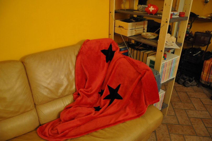 Fragulina_red_blanket