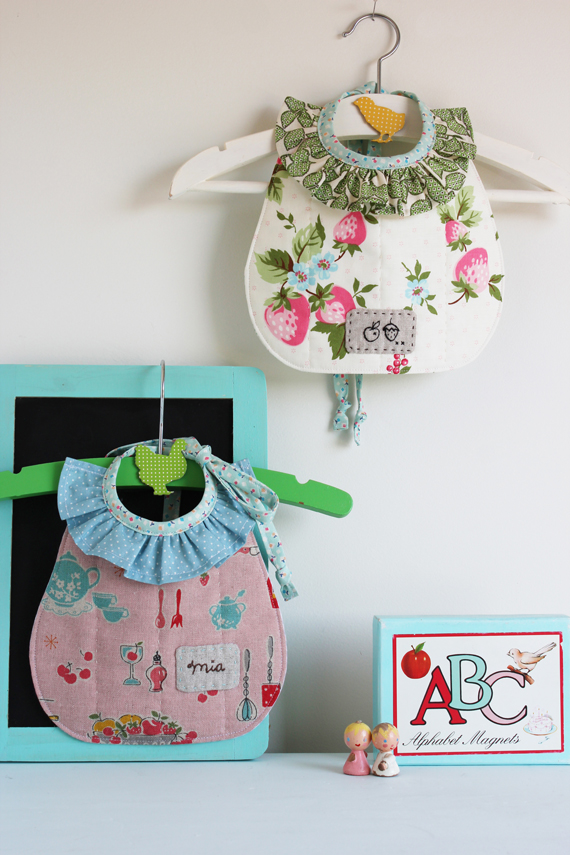 nanaCompany ruffle collar baby bibs nanaCompany_ruffle_collar_baby_bibs